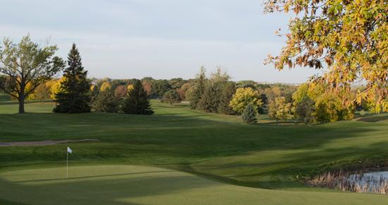 Manitou Ridge golf course overlooking a putting green